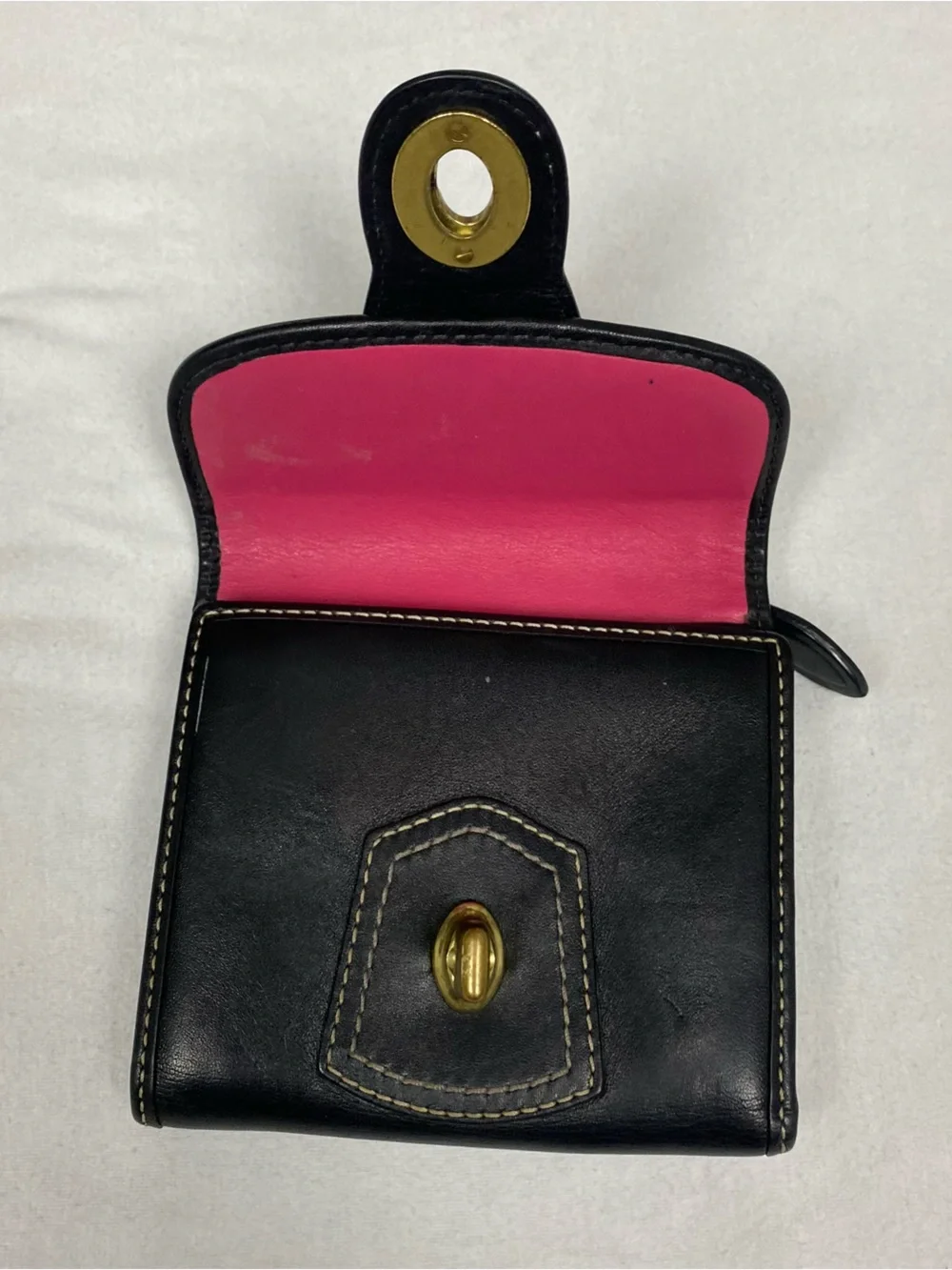 Rare Vintage Coach Black Leather Wallet with Gold Turnlock